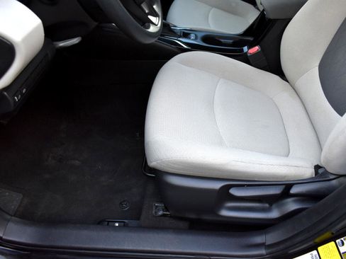 Used 2021 Toyota Corolla LE image 25