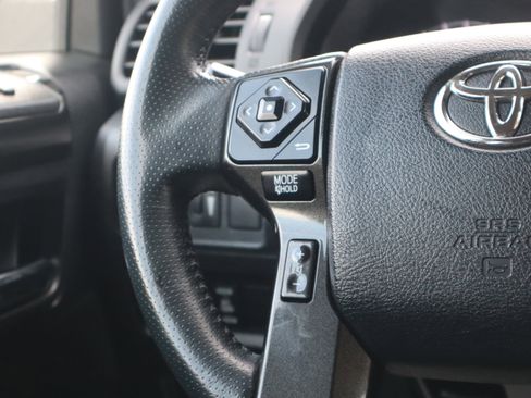Used 2018 Toyota 4Runner TRD Off-Road image 15
