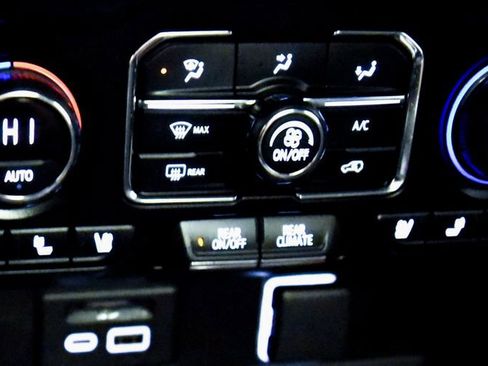 Used 2021 Chevrolet Suburban High Country image 24