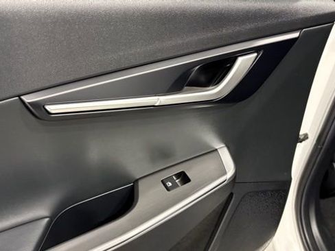 Used 2024 Kia EV6 Light image 18