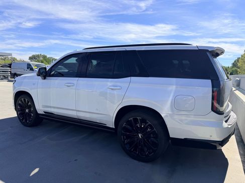 Used 2025 Cadillac Escalade Sport Platinum w/ LPO, ONYX Package image 4