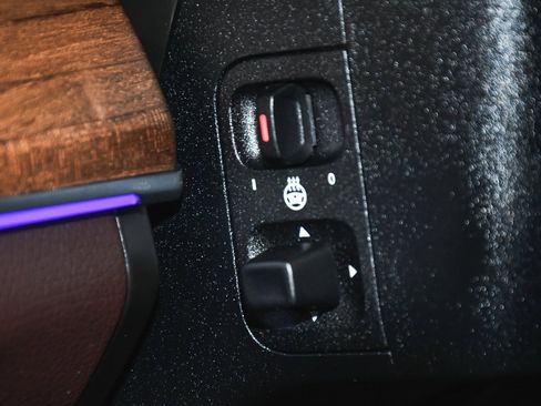 Used 2023 Mercedes-Benz GLS 450 4MATIC image 23