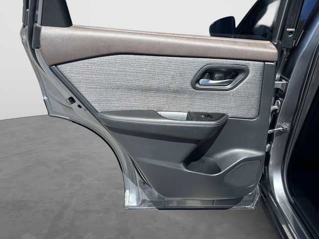Used 2021 Nissan Rogue SV FWD image 14