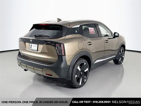 New 2025 Nissan Kicks SR image 5