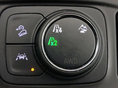 Used 2024 GMC Terrain SLT image 26