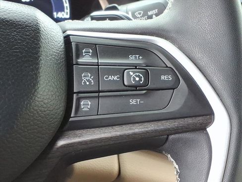 Certified 2023 Jeep Grand Cherokee Limited image 14