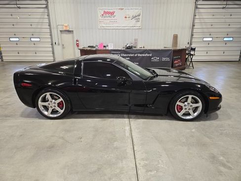Used 2005 Chevrolet Corvette Coupe w/ Preferred Equipment Group image 6