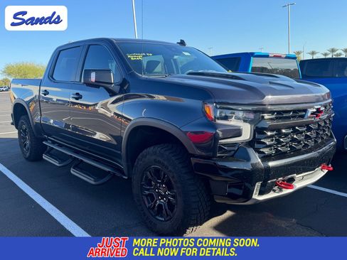 Used 2022 Chevrolet Silverado 1500 ZR2 w/ Technology Package image 1