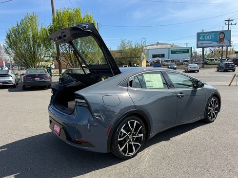 New 2026 Toyota Prius Plug-In Hybrid image 11