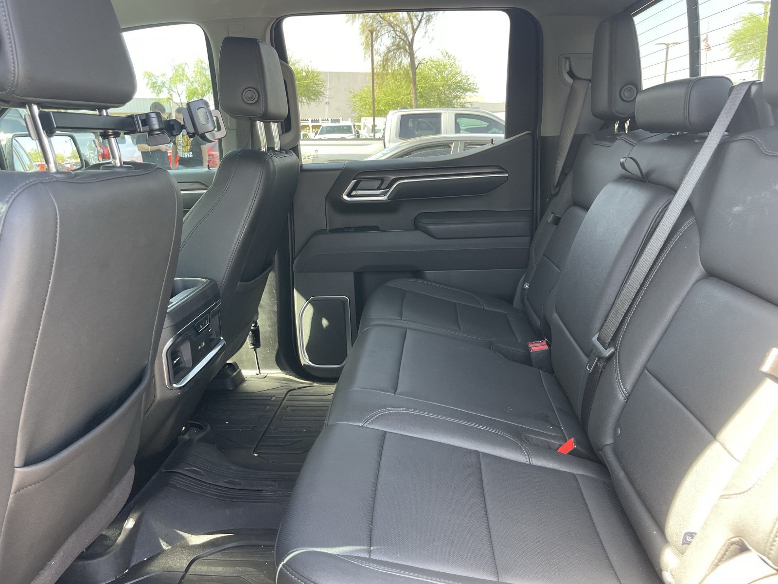 Used 2026 GMC Sierra 1500 SLT w/ SLT Premium Plus Package AWD/4WD image 10