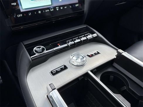 New 2025 Lincoln Navigator Reserve w/ Jet Appearance Package image 29