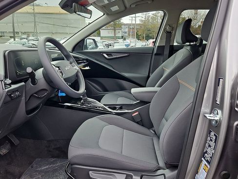 New 2026 Kia Niro LX image 10