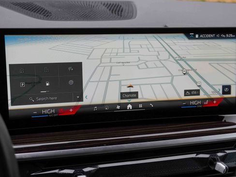 Used 2025 BMW X7 xDrive40i image 27