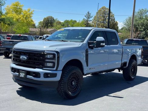 Used 2026 Ford F350 Lariat AWD/4WD image 3