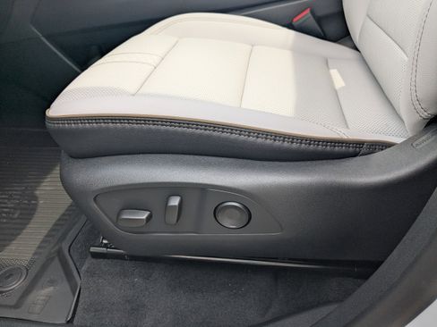 New 2026 Chevrolet Traverse High Country w/ LPO, Floor Liner Package FWD image 23
