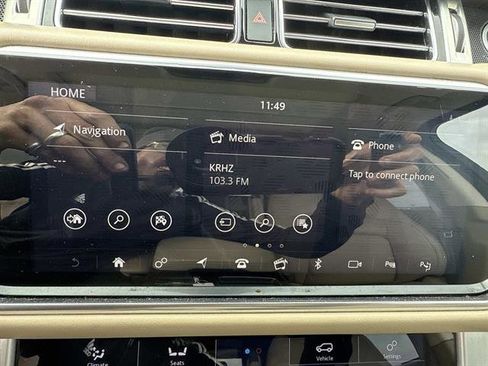 Used 2020 Land Rover Range Rover Long Wheelbase HSE image 23