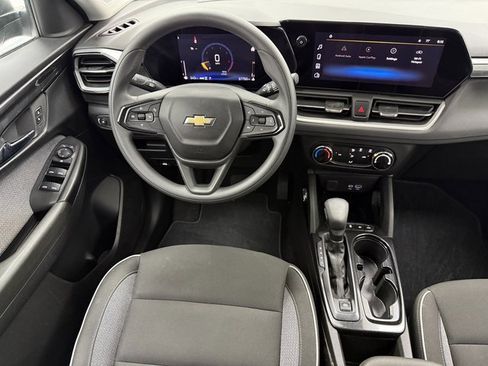 Used 2024 Chevrolet TrailBlazer LS w/ LS Convenience Package image 31