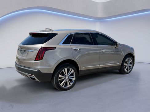 Used 2023 Cadillac XT5 Premium Luxury w/ Technology Package AWD/4WD image 4