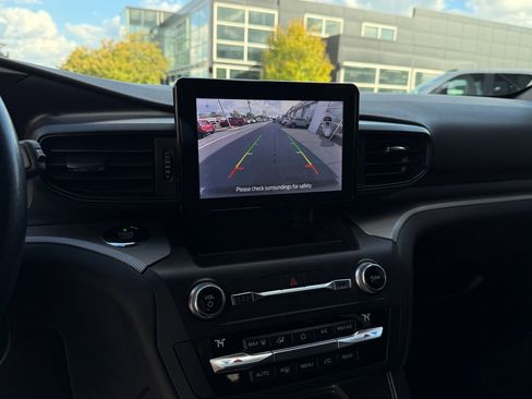 Used 2020 Ford Explorer XLT image 44