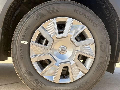 New 2026 Nissan Kicks S image 9