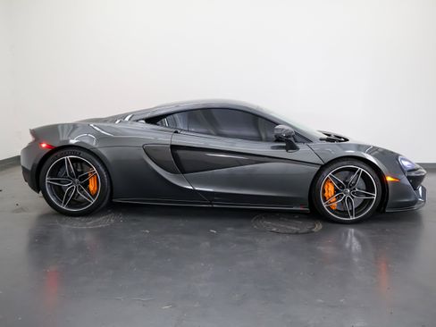 Used 2016 McLaren 570S Coupe RWD image 2