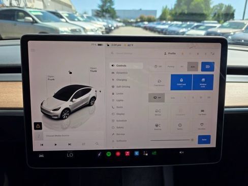 Used 2023 Tesla Model Y Long Range AWD/4WD image 47