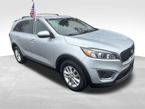 Used 2016 Kia Sorento LX w/ LX Convenience Package image 35