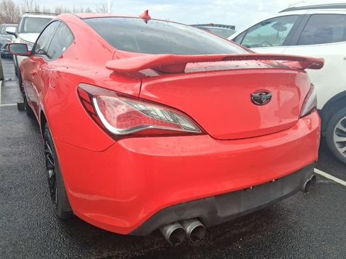 Used 2013 Hyundai Genesis 3.8 RWD image 10