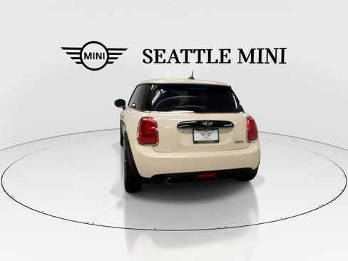 Used 2017 MINI Cooper 2-Door Hardtop FWD image 9