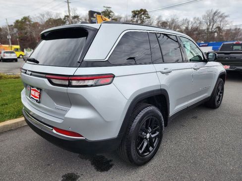 Certified 2025 Jeep Grand Cherokee Laredo X w/ Luxury Tech Group I image 21