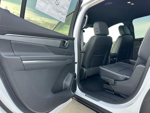 New 2026 Buick Enclave Preferred image 17