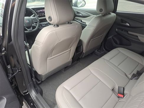 New 2026 Buick Envista Avenir image 9