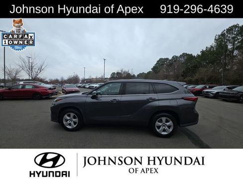 Used 2021 Toyota Highlander L image 18