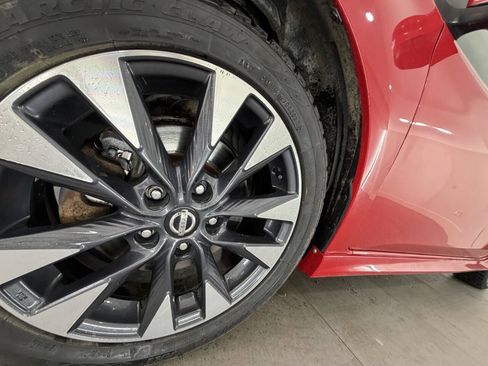 Used 2017 Nissan Sentra SR Turbo FWD image 10