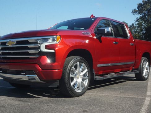 Used 2023 Chevrolet Silverado 1500 High Country w/ High Country Premium Package image 5