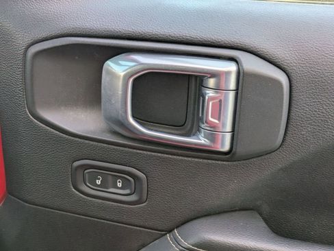 Used 2021 Jeep Wrangler Unlimited Sahara image 37