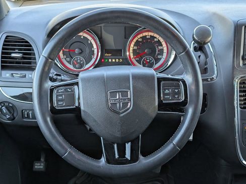 Used 2018 Dodge Grand Caravan SE image 13