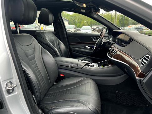 Used 2019 Mercedes-Benz S 560 4MATIC Sedan image 21