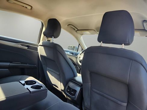Used 2017 Ford Fusion SE w/ Fusion SE Technology Package FWD image 21