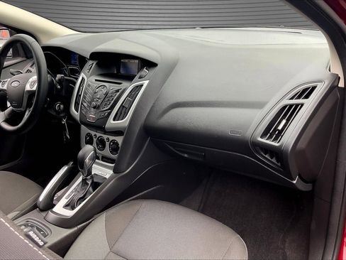 Used 2013 Ford Focus SE w/ SE Winter Pkg FWD image 24