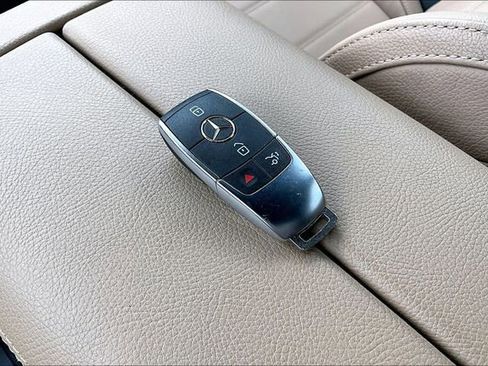 Certified 2025 Mercedes-Benz GLE 450e 4MATIC image 38