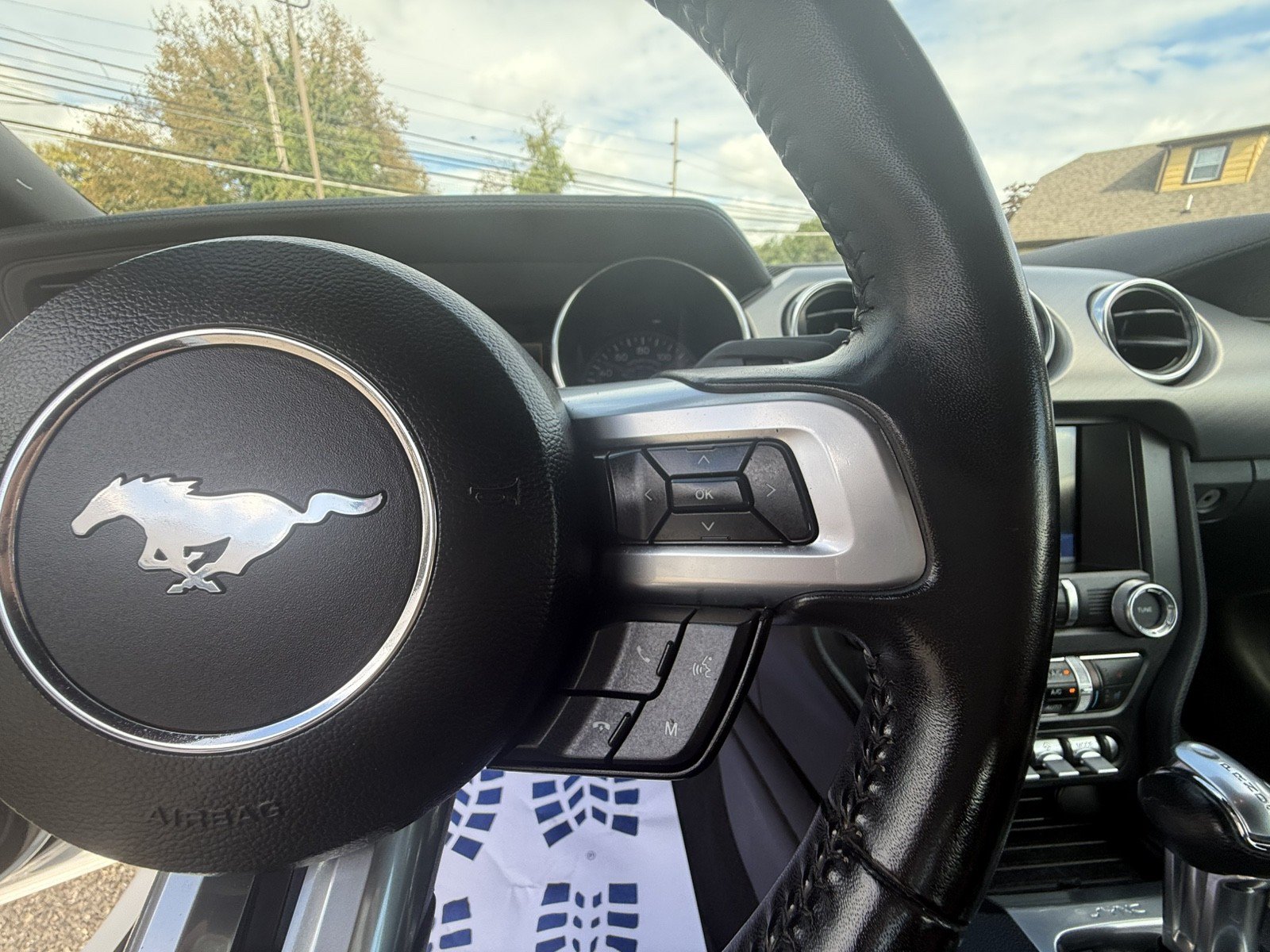 Used 2022 Ford Mustang Premium RWD image 18
