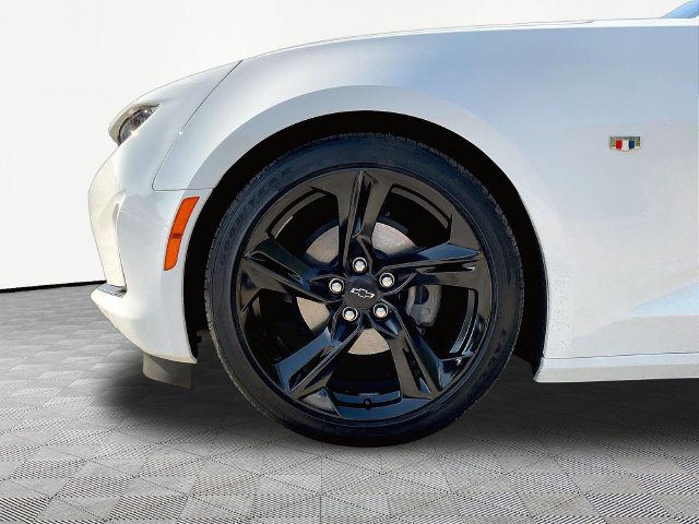 Used 2023 Chevrolet Camaro LT w/ Technology Package RWD image 33