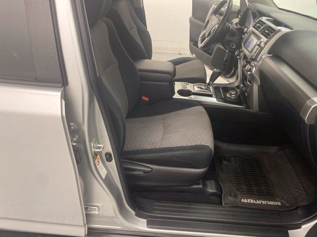 Used 2016 Toyota 4Runner SR5 AWD/4WD image 25