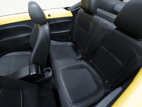 Used 2013 Volkswagen Beetle 2.5 image 18