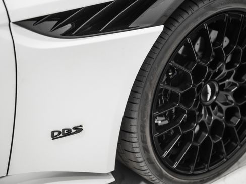Used 2023 Aston Martin DBS Coupe RWD image 9