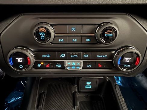 New 2025 Ford Bronco Outer Banks image 38