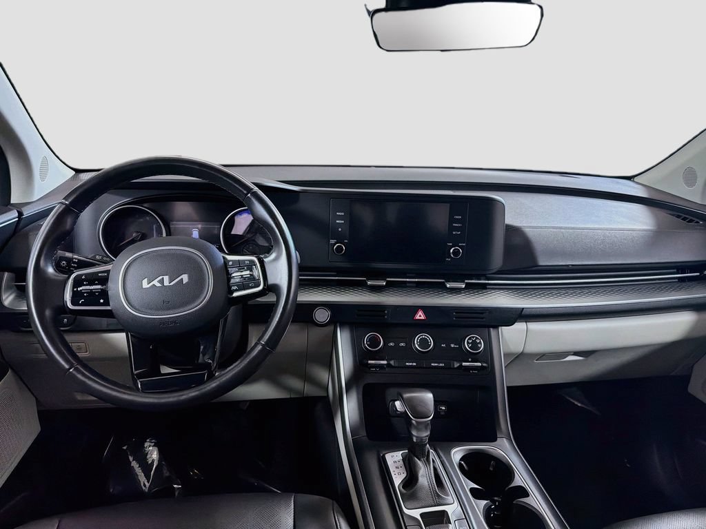Used 2022 Kia Carnival LX FWD image 22