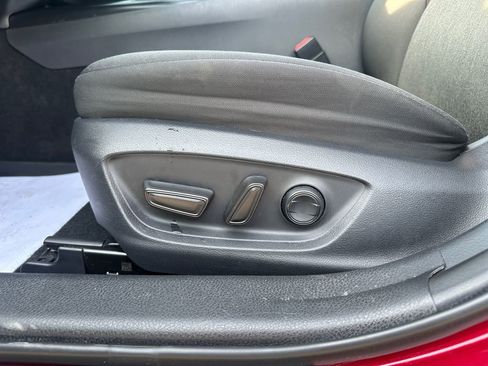 Used 2019 Toyota Camry LE image 13