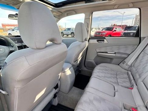Used 2010 Subaru Forester 2.5X Premium image 26